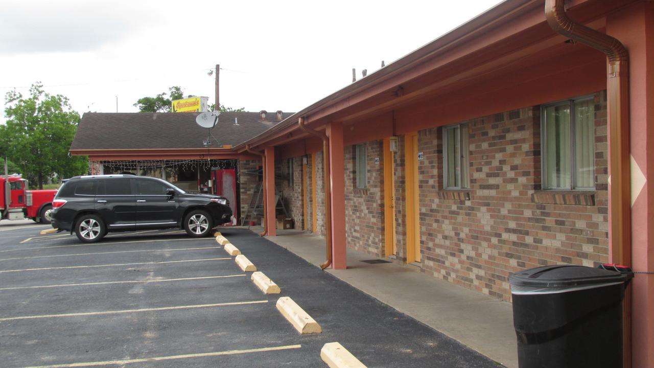 Sportsman'S Motel Eagle Lake Esterno foto