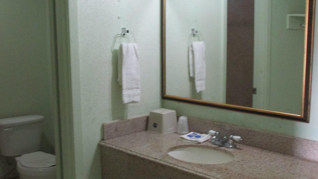 Sportsman'S Motel Eagle Lake Esterno foto