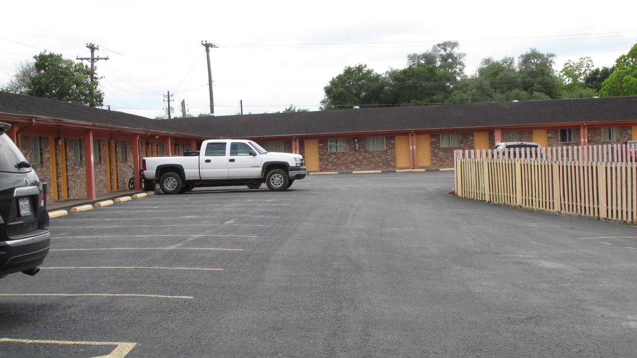 Sportsman'S Motel Eagle Lake Esterno foto
